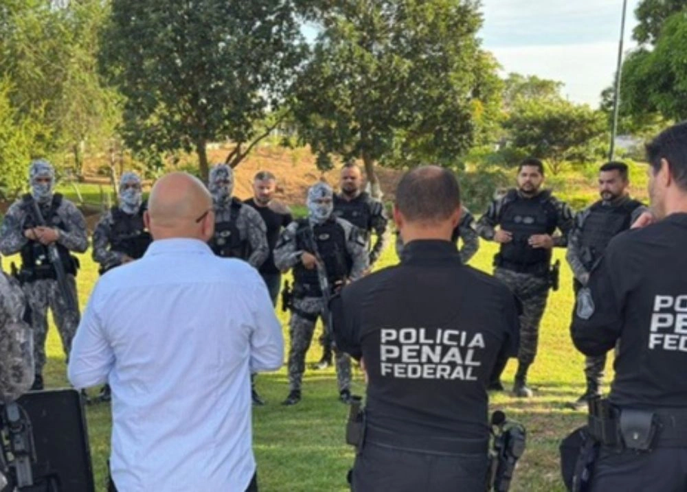 Operação é deflagrada em 15 estados para combater comunicação do crime organizado