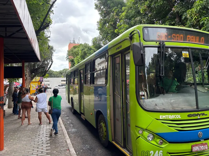 Paralisação de ônibus em Teresina pressiona prefeitura por negociação com a classe