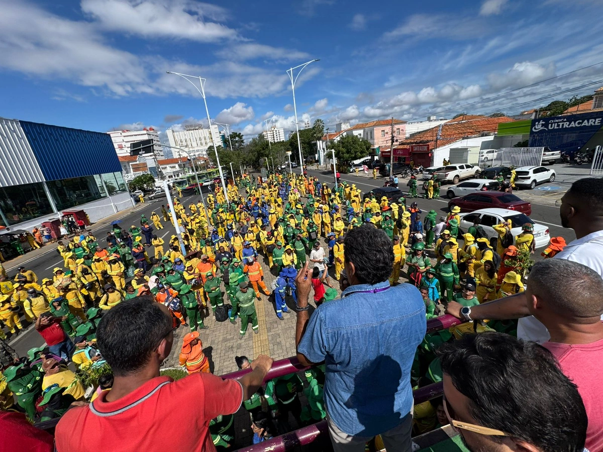 Paralisação dos garis em Teresina