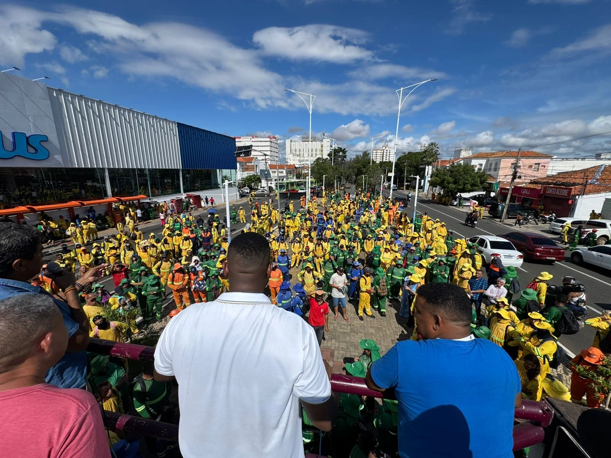 Paralisação dos garis em Teresina