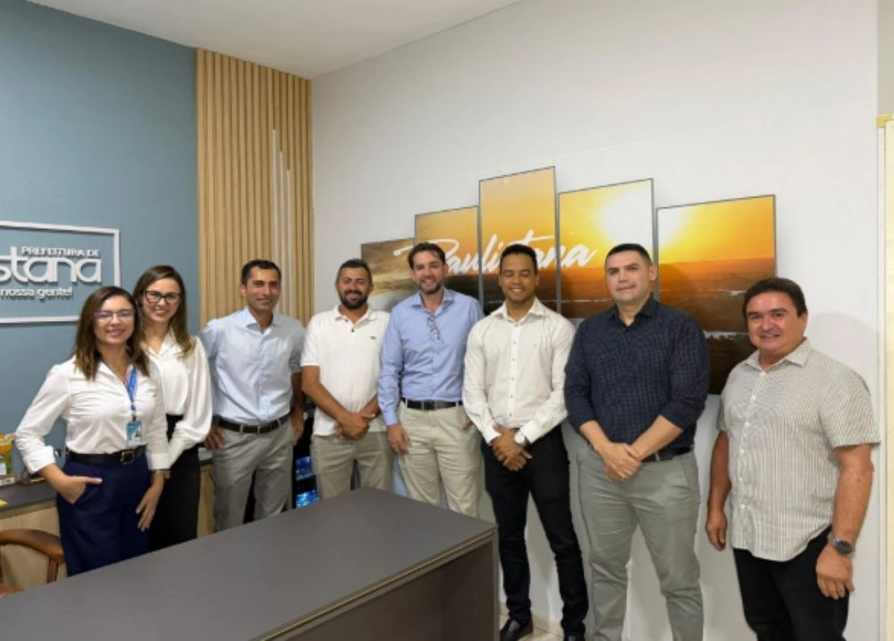Prefeito de Paulistana debate parcerias para fortalecer agro e feira agropecuária