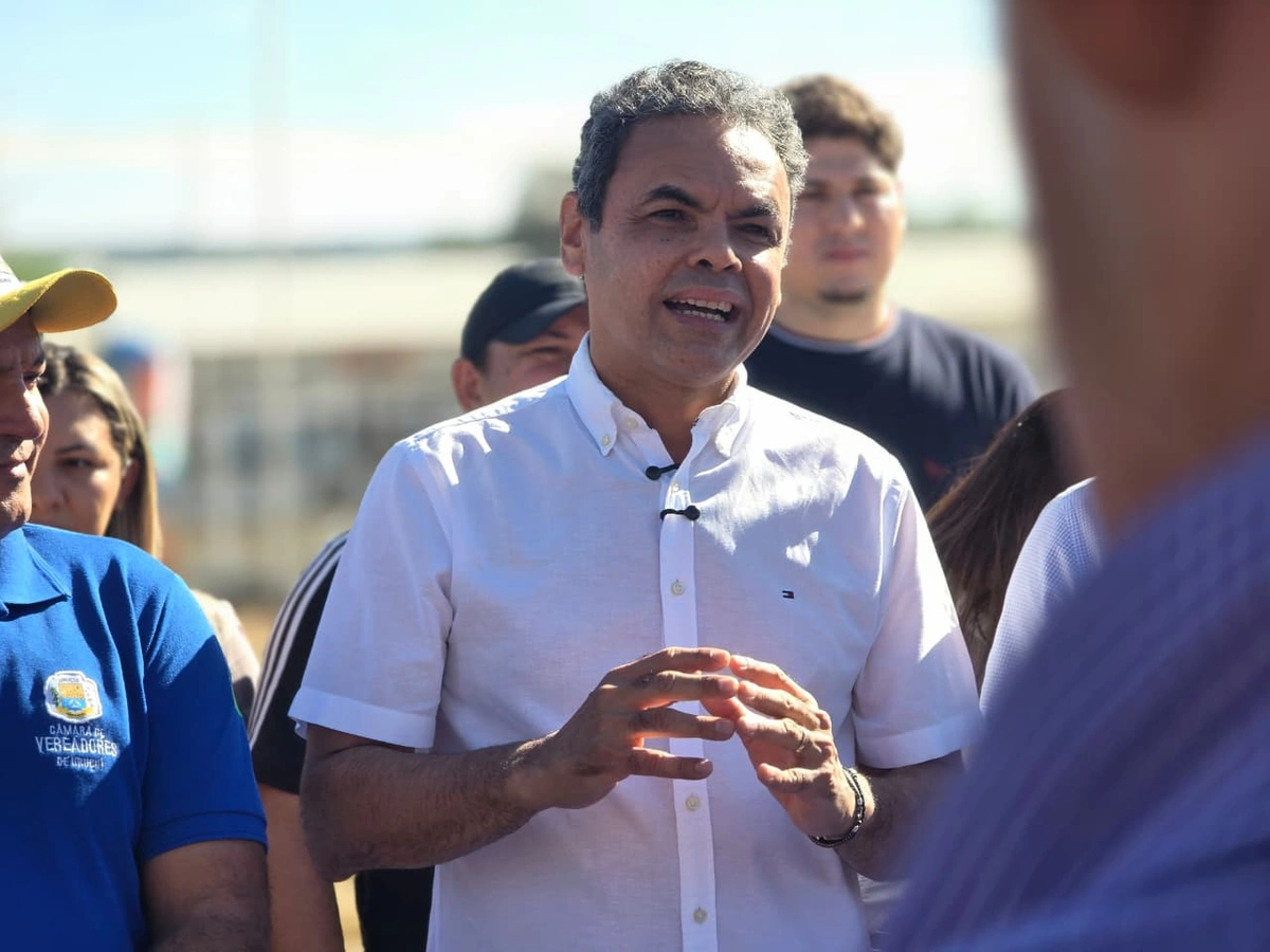 Prefeito Dr. Gilberto Júnior assina ordem de serviço para reconstrução de ginásio