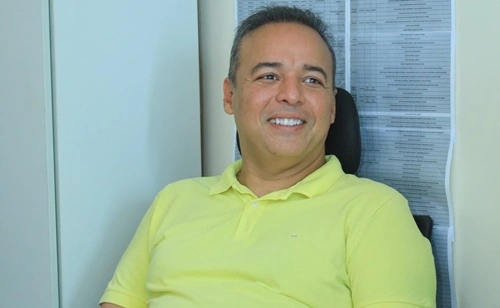 Prefeito mais bem avaliado do Maranhão fez campanha usando tornozeleira eletrônica