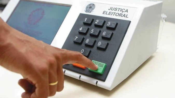 Prefeito mais bem avaliado do Maranhão fez campanha usando tornozeleira eletrônica