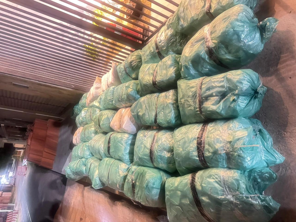 PRF atende acidente e encontra 320 kg de maconha em veículo no Piauí