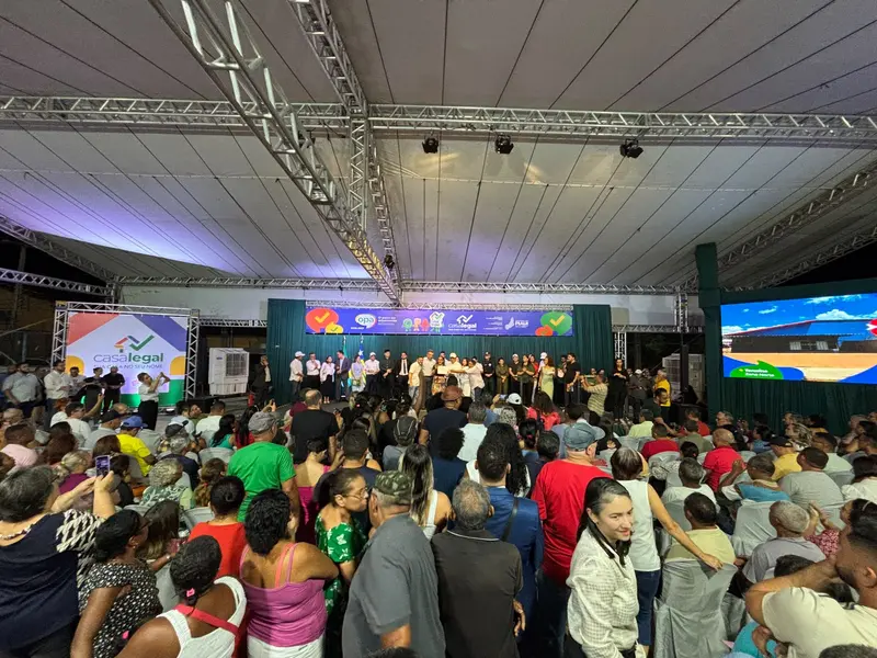 Rafael entrega quase 900 títulos de imóveis e destaca obras do OPA em Teresina