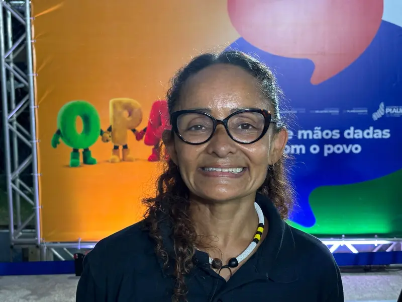 Rafael entrega quase 900 títulos de imóveis e destaca obras do OPA em Teresina