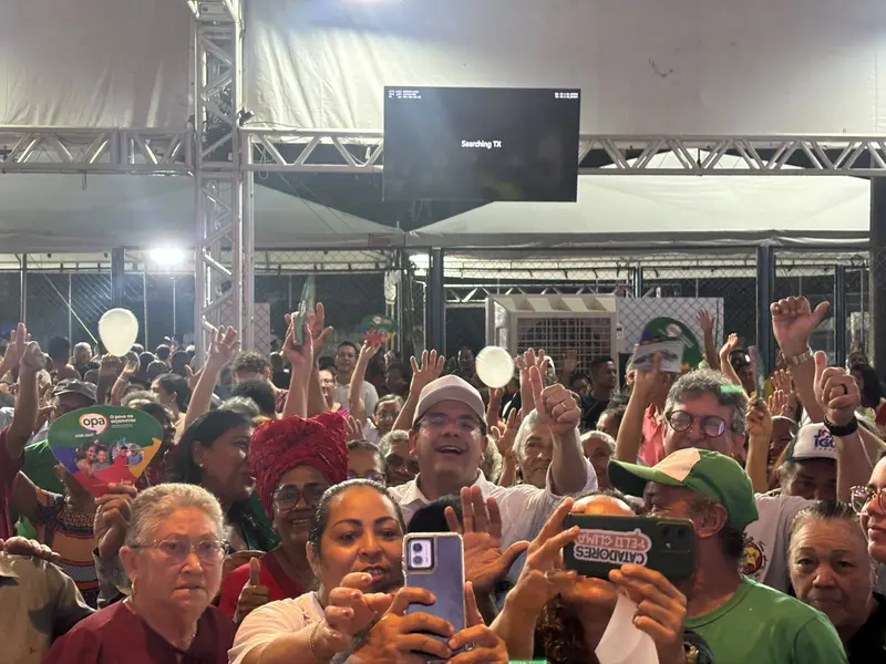 Rafael entrega quase 900 títulos de imóveis e destaca obras do OPA em Teresina