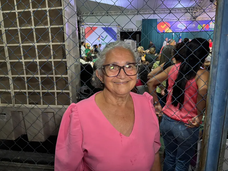 Rafael entrega quase 900 títulos de imóveis e destaca obras do OPA em Teresina