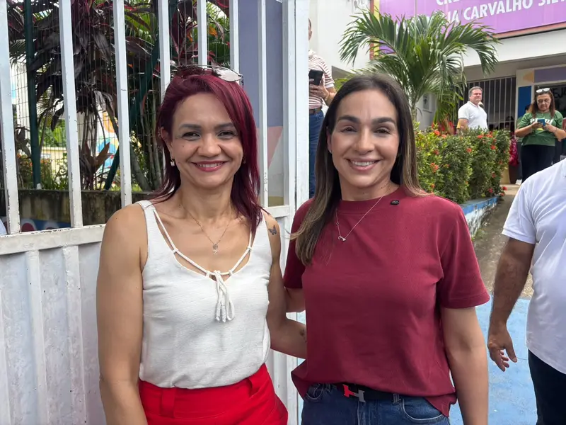 Rafael Fonteles cumpre agenda e entrega kit para creche em Alto Longá