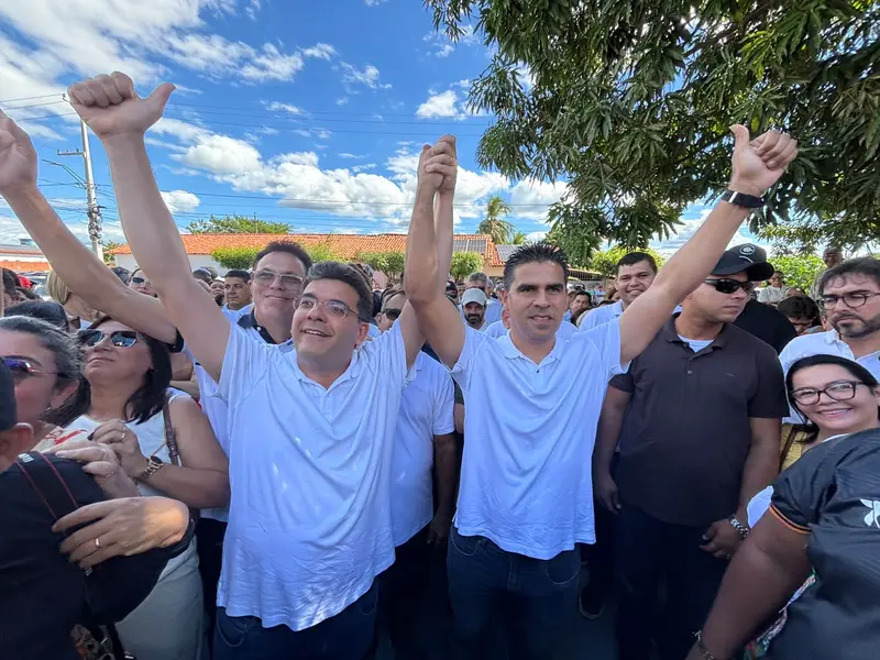 Rafael Fonteles cumpre agenda e entrega kit para creche em Alto Longá