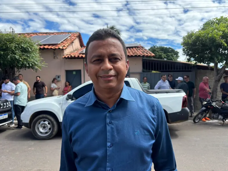 Rafael Fonteles cumpre agenda e entrega kit para creche em Alto Longá