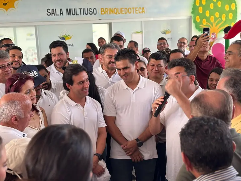 Rafael Fonteles cumpre agenda e entrega kit para creche em Alto Longá