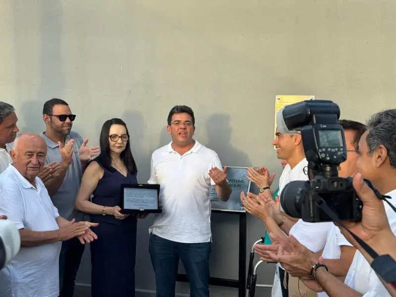 Rafael Fonteles entrega estádio, asfaltamento e destaca novos investimentos em Água Branca