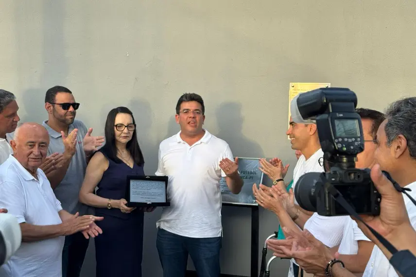 Rafael Fonteles entrega estádio, asfaltamento e destaca novos investimentos em Água Branca