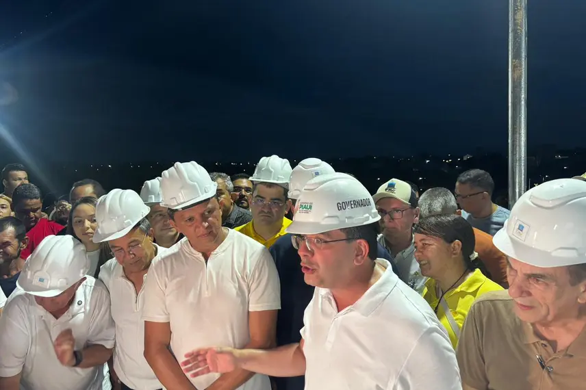 Rafael Fonteles entrega estádio, asfaltamento e destaca novos investimentos em Água Branca