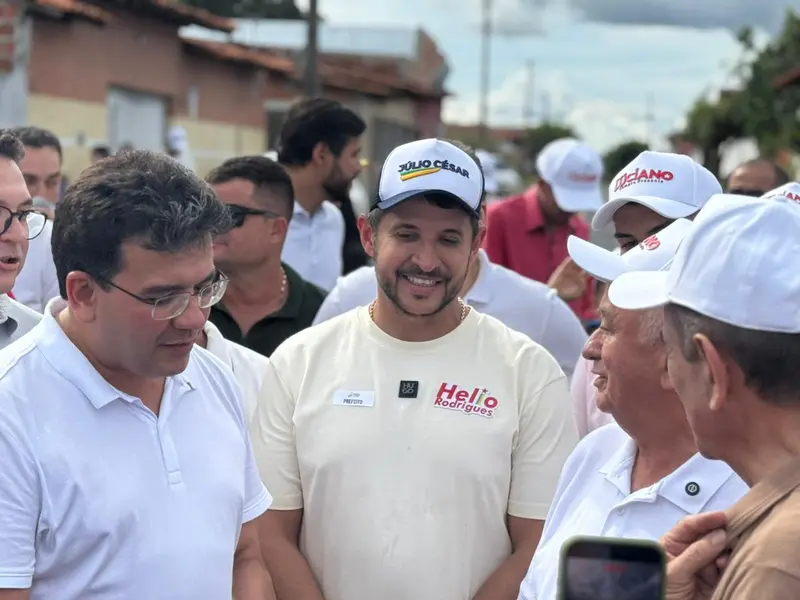 Rafael Fonteles entrega mais de 22 mil m² de asfalto em Hugo Napoleão
