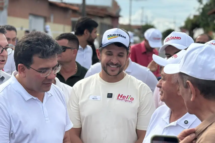 Rafael Fonteles entrega mais de 22 mil m² de asfalto em Hugo Napoleão