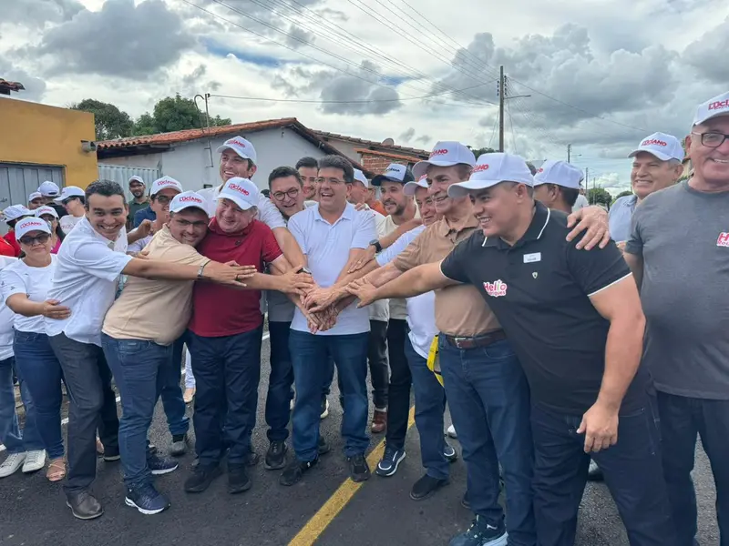 Rafael Fonteles entrega mais de 22 mil m² de asfalto em Hugo Napoleão