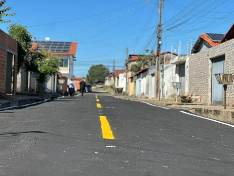 Rafael Fonteles vistoria obras do ‘Mais Asfalto’ no bairro Samapi em Teresina