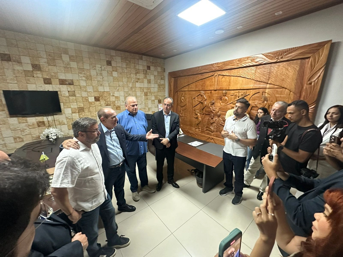 Senador Marcelo Castro assina Ordem de Serviço para restauração de museu em Oeiras