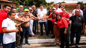 Senador Marcelo Castro inaugura asfalto em ruas de Olho D’Água e Água Branca (Foto: Renato Andrade)