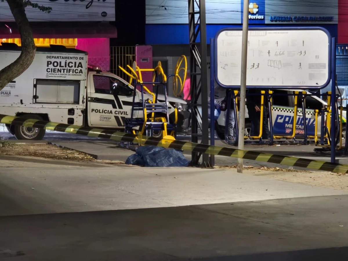 Servente de pedreiro é morto a facadas em praça na zona Leste de Teresina