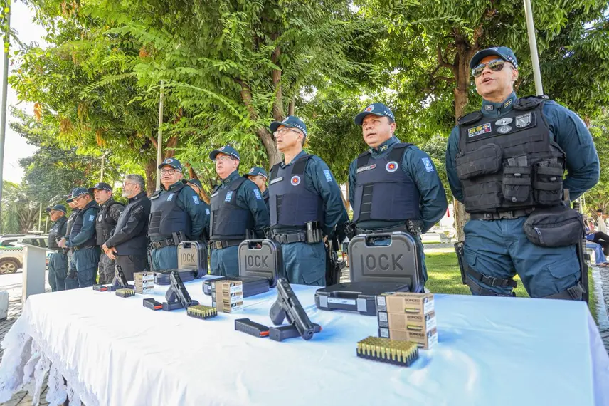 SSP entrega 160 pistolas Glock para reforçar PM no Sul do Piauí