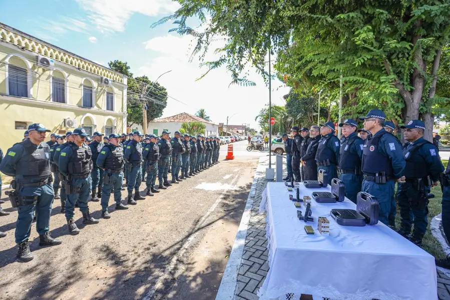 SSP entrega 160 pistolas Glock para reforçar PM no Sul do Piauí