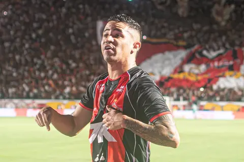 Vitória desbanca favoritismo e elimina Flamengo na Copa do Brasil