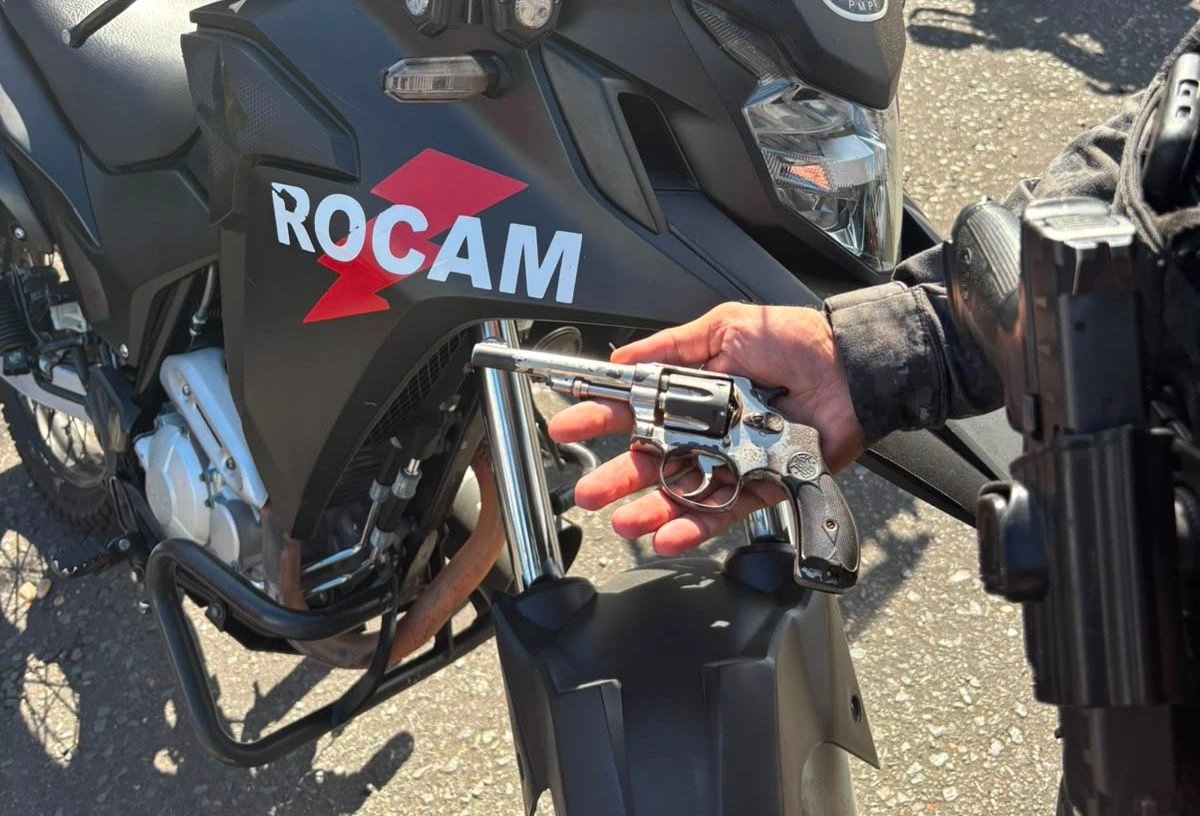Adolescente suspeito de roubo de ouro é apreendido com arma em Teresina