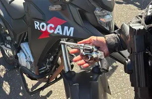 Adolescente suspeito de roubo de ouro é apreendido com arma em Teresina (Foto: Reprodução)