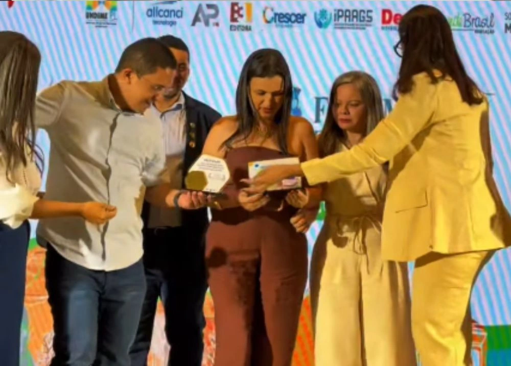 Água Branca conquista selos nacionais e se destaca na alfabetização