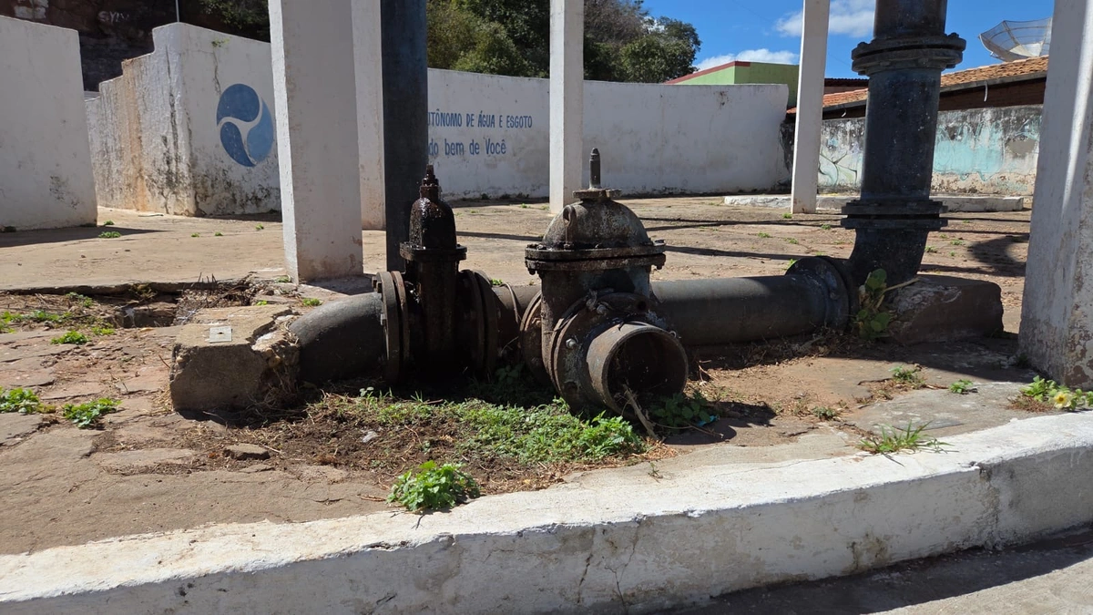 Águas do Piauí realiza melhoria em reservatório no bairro Leme, em Oeiras