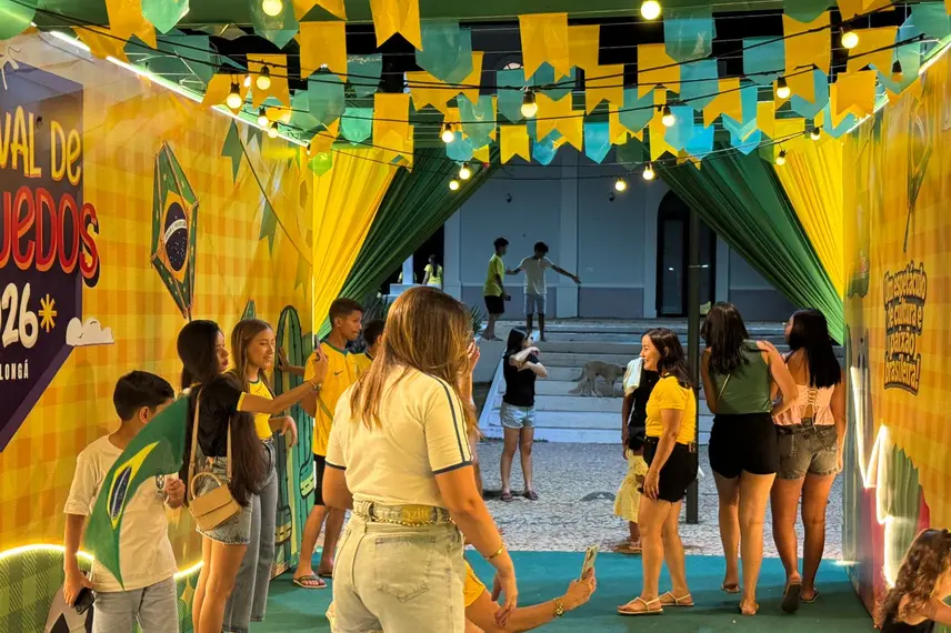Alto Longá reúne torcida em praça pública e abre clima para Festival de Folguedos