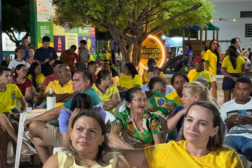 Alto Longá reúne torcida em praça pública e abre clima para Festival de Folguedos
