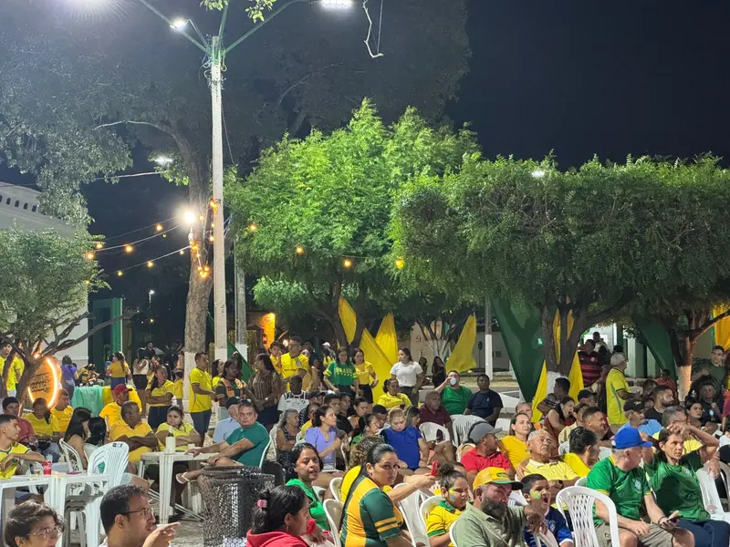Alto Longá reúne torcida em praça pública e abre clima para Festival de Folguedos