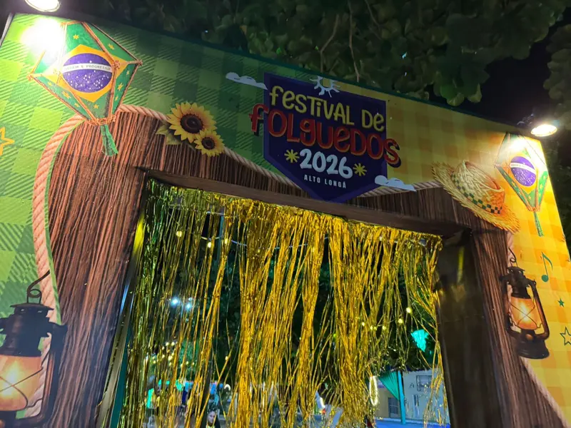 Alto Longá reúne torcida em praça pública e abre clima para Festival de Folguedos