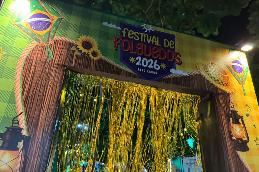Alto Longá reúne torcida em praça pública e abre clima para Festival de Folguedos