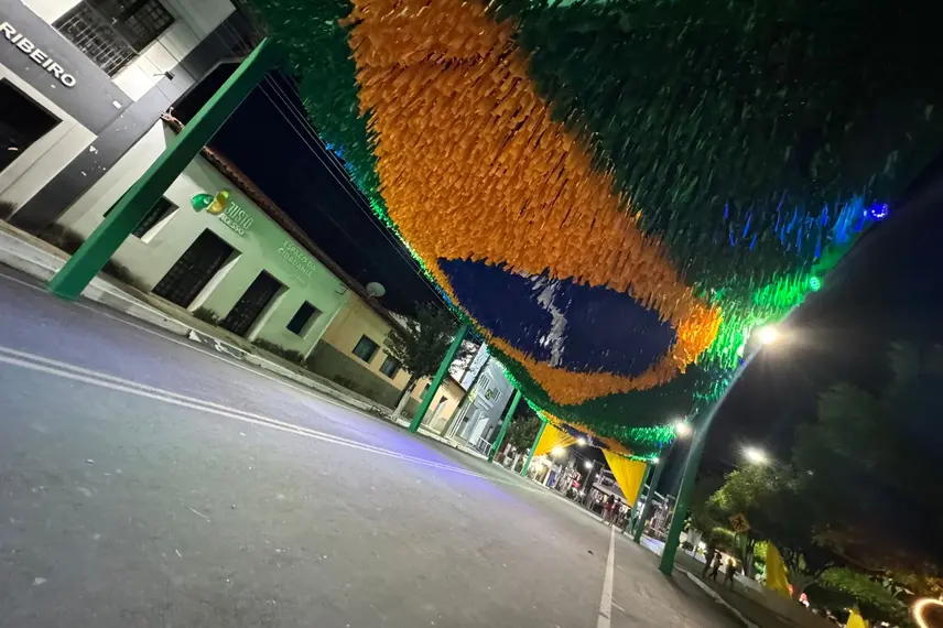 Alto Longá reúne torcida em praça pública e abre clima para Festival de Folguedos