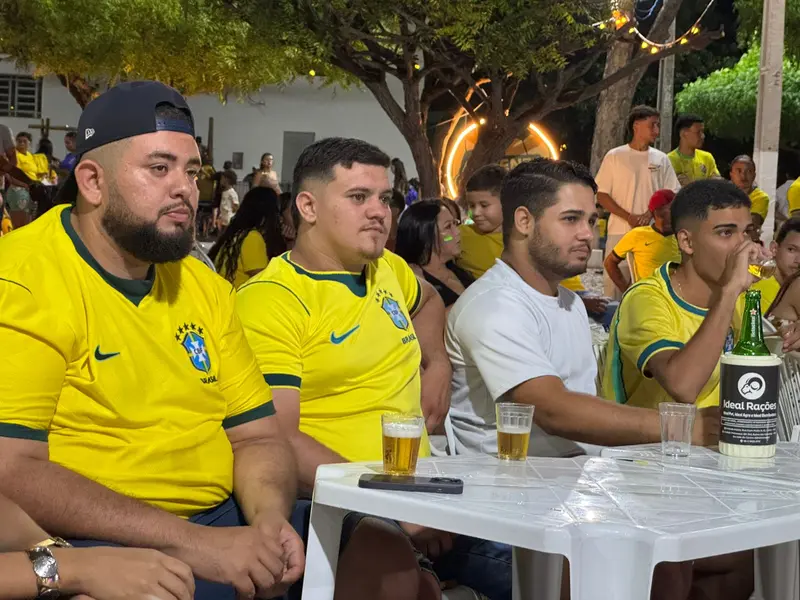 Alto Longá reúne torcida em praça pública e abre clima para Festival de Folguedos