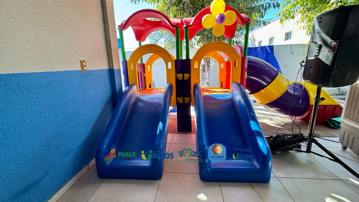 Altos recebe Kit Mobília-Creche e reforça ações voltadas à primeira infância