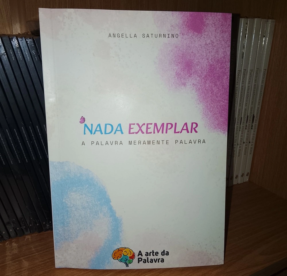 Angella Saturnino, de Itainópolis, estreia na literatura com o livro Nada Exemplar