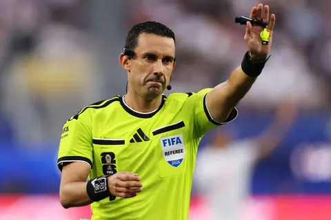 Árbitro mexicano Cesar Ramos