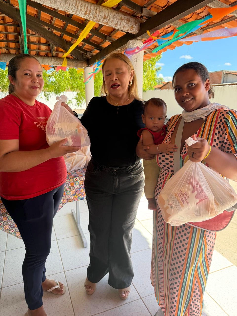 Assistência Social realiza entrega de leite a famílias em Pau D’Arco do Piauí
