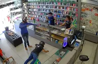 Bandido rende funcionários e assalta loja de celular no litoral do Piauí