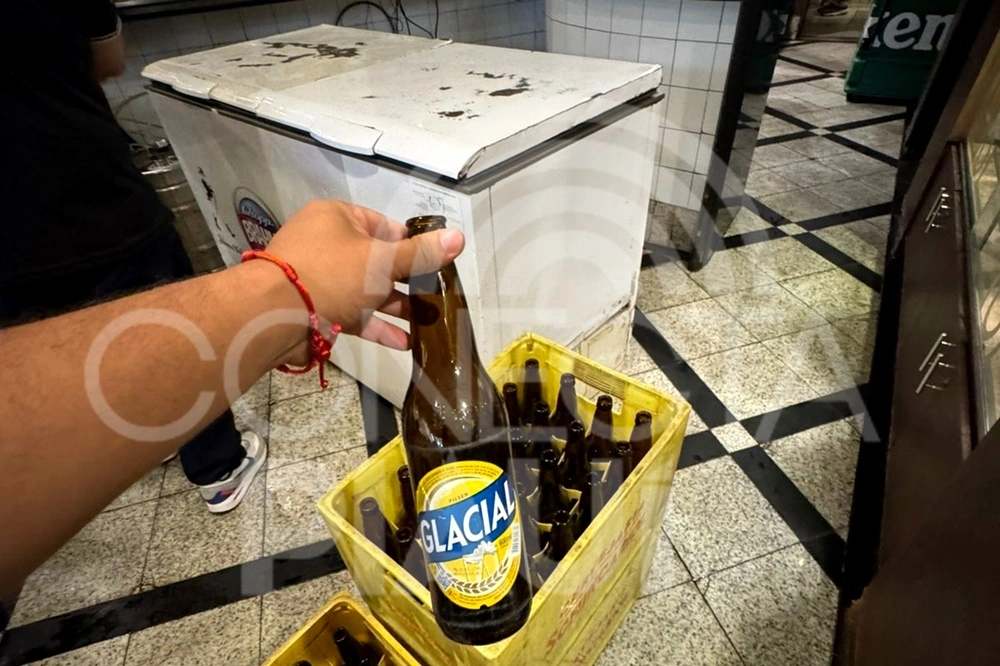 Bar em shopping é interditado por adulteração em chopp: cerveja Glacial e Lokal