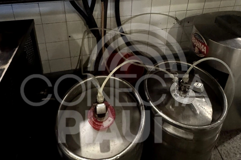 Bar em shopping é interditado por adulteração em chopp: cerveja Glacial e Lokal