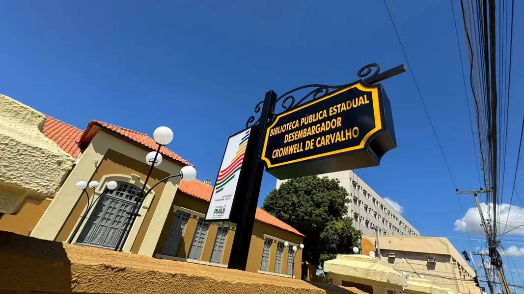 Biblioteca Cromwell de Carvalho é reinaugurada após reforma em Teresina