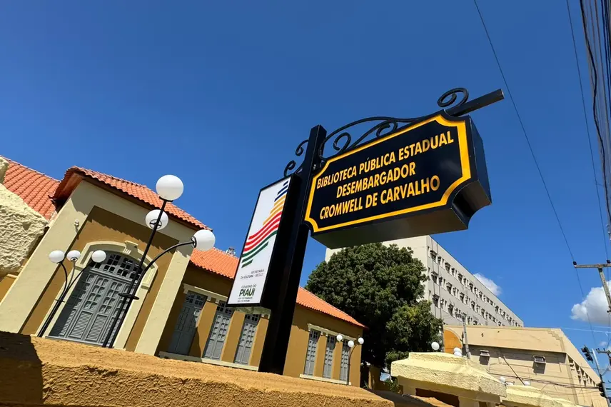 Biblioteca Cromwell de Carvalho é reinaugurada após reforma em Teresina